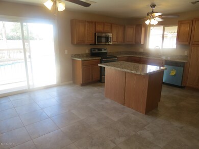 Eat-In Kitchen