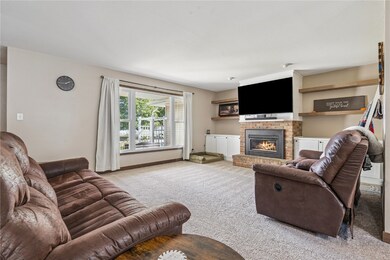 1314 9th St, Jesup, IA 50648 - photo 6