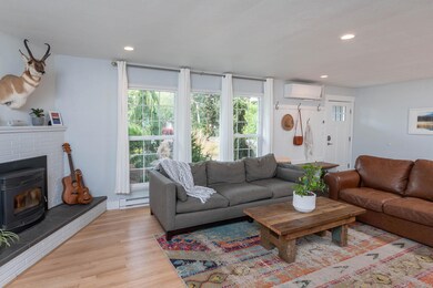 Living Room & Entrance