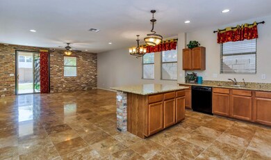 11815 W Foothill Dr-large-006-3-KitchenF