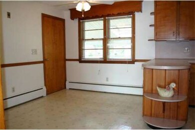 571 Parker St, Springfield, MA 01129 - photo 5