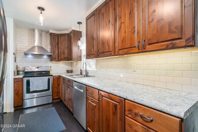 1211 S 18th St, Grand Forks, ND 58201 - photo 4