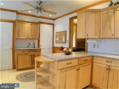 129 Maplewood Rd, Riegelsville, PA 18077 - photo 2