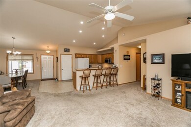 3515 Banar Dr SW unit B, Cedar Rapids, IA 52404 - photo 6