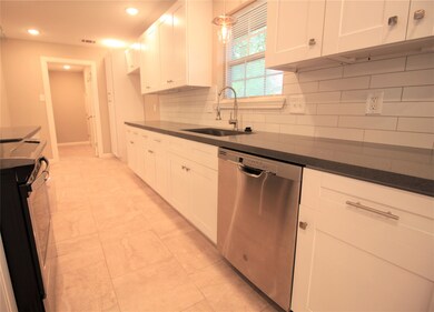 2675 S Woodloch St, Conroe, TX 77385 - photo 6