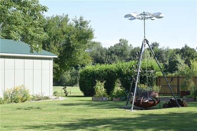 305 E Walnut St, Raymore, MO 64083 - photo 7