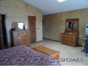 Large Bedroom photo 2