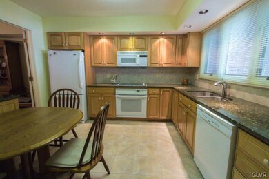 147 E Market St, Bethlehem, PA 18018 - photo 5