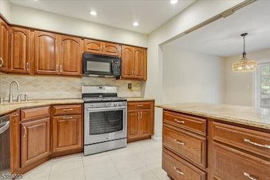 83 Patriots Rd, Morris Plains, NJ 07950 - photo 4