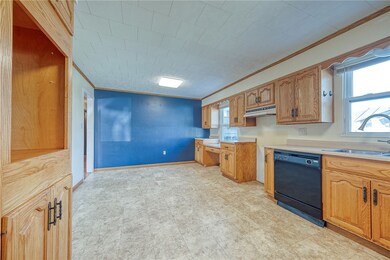 118 E 2nd Ave, Latrobe, PA 15650 - photo 4