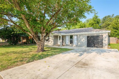 812 Perry Dr, Fort Worth, TX 76108 - photo 3