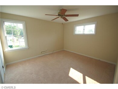 Master Bedroom - Master Bedroom with Attached Bath