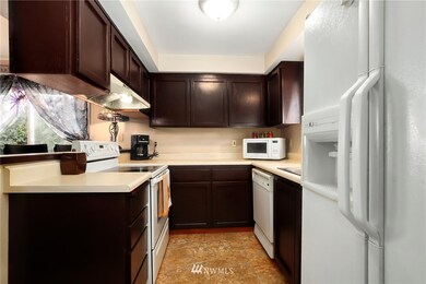 18910 Bothell Everett Hwy unit D4, Bothell, WA 98012 - photo 3