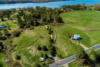 Shares driveway with 23 Pennell Way