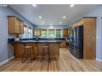 3136 Tanner Park Dr, Eugene, OR 97405 - photo 4