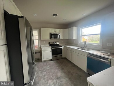 300 Harrison Ave, Waynesboro, PA 17268 - photo 5