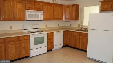 3237 Kensington Ct, Manchester, MD 21102 - photo 4