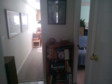 27982 Snapper hallway