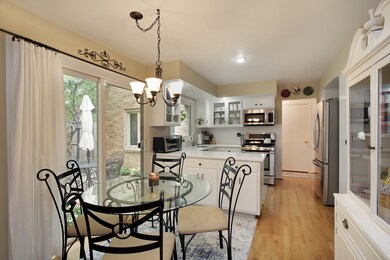 2030 Plymouth Ln unit 4, Northbrook, IL 60062 - photo 7