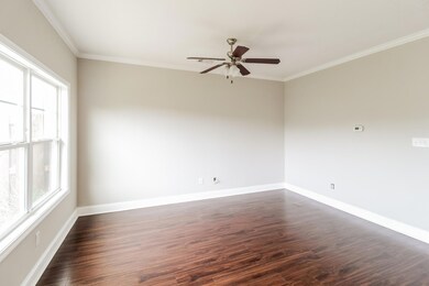 003-photo-living-room-13649712