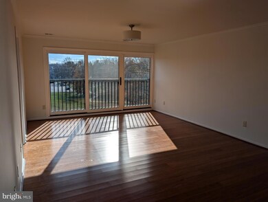 Treebrooke unit 404, Oakton, VA 22124 - photo 2