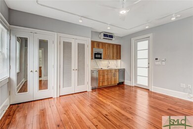 30 E Jones Ln, Savannah, GA 31401 - photo 4