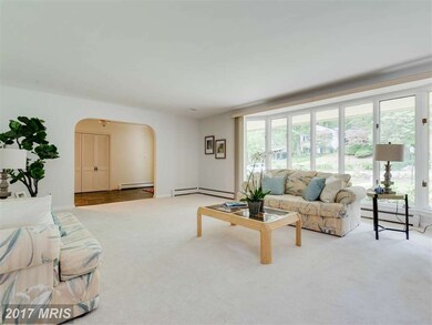 6413 Crosswoods Dr, Falls Church, VA 22044 - photo 5