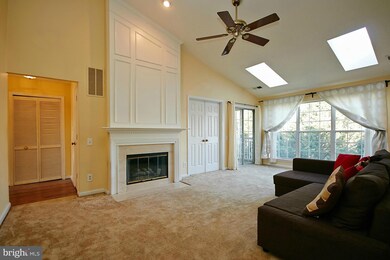 9259 Cardinal Forest Ln unit 301, Lorton, VA 22079 - photo 6
