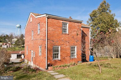 308 N Massanutten St, Strasburg, VA 22657 - photo 4