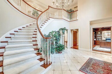 8215 Woodland Creek Dr W, Columbus, IN 47201 - photo 7