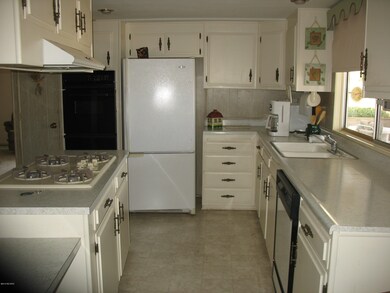 5566 Flying Circle Kitchen (2)