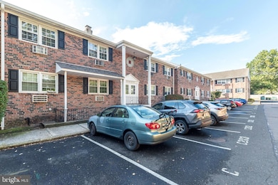 Valley House Condominiums unit C202, Doylestown, PA 18901 - photo 2