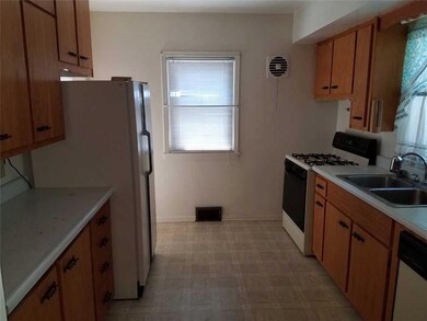 2605 Ashby Ave, Des Moines, IA 50310 - photo 4