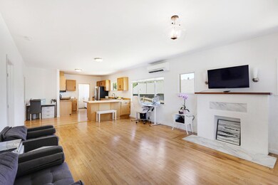 1176 Willis St, Redding, CA 96001 - photo 4