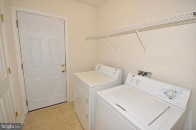 9819 Pear Tree Ct, Bristow, VA 20136 - photo 4