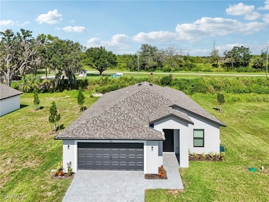 812 General D MacArthur Ave, Labelle, FL 33935 - photo 3