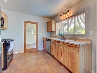 92202 Carson St, Marcola, OR 97454 - photo 7