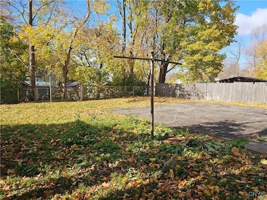 305 Highland Ave, East Syracuse, NY 13057 - photo 2