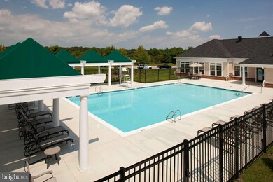 8612 Wintergreen Ct unit 205, Odenton, MD 21113 - photo 2