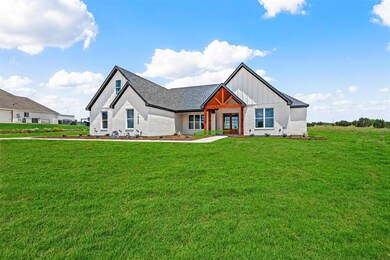 1039 Eagles Bluff Dr, Weatherford, TX 76087 - photo 3