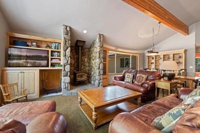 70255 Camaret unit GM403, Sisters, OR 97759 - photo 3