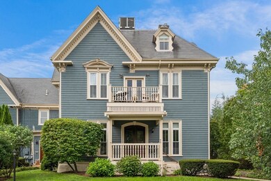 7 Munroe St unit 2, Newtonville, MA 02460 - photo 2