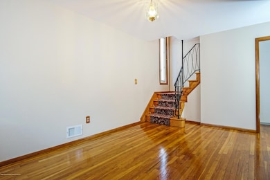 32 Karen Ct ( 016 OF 44)