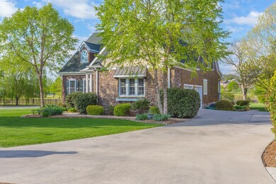 8372 Rambling Rose Dr, Ooltewah, TN 37363 - photo 2