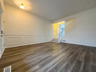 unlisted-address, Elgin, IL 60124 - photo 3