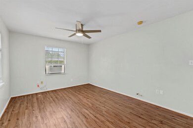 4605 Beggs St unit 2, Houston, TX 77009 - photo 2