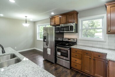 8609 Augustine Way, Louisville, KY 40291 - photo 7