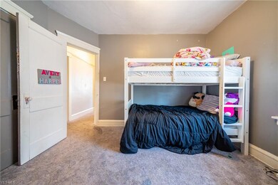 Upper unit bedroom 2