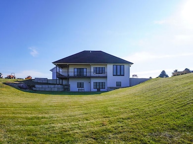 310 Country Dr, Pierre, SD 57501 - photo 4