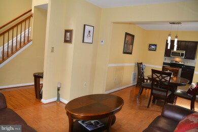 5711 Silk Tree Dr, Riverdale, MD 20737 - photo 3